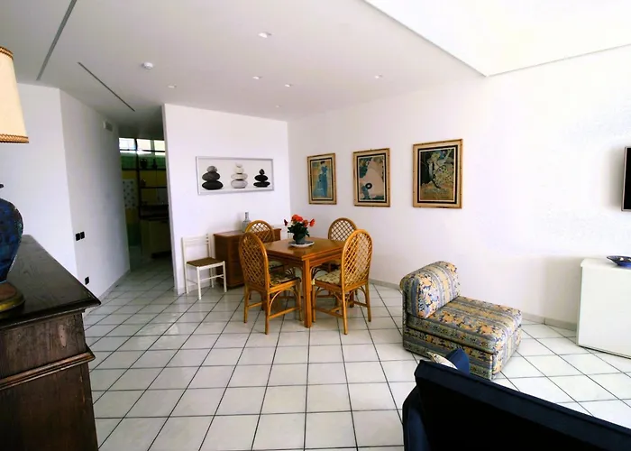 'laura By Interhome Apartamento *