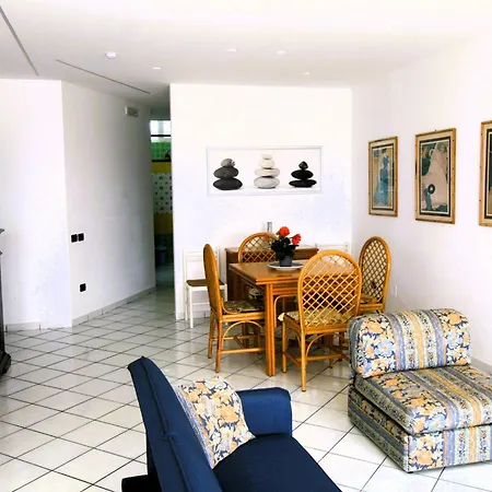 'laura By Interhome