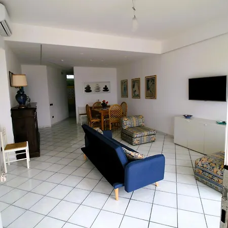 'laura By Interhome *