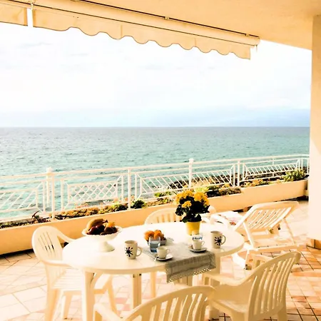 'laura By Interhome *