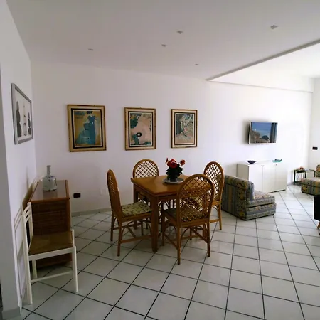 'laura By Interhome Apartament *