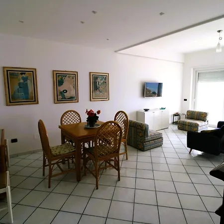 'laura By Interhome Apartament *