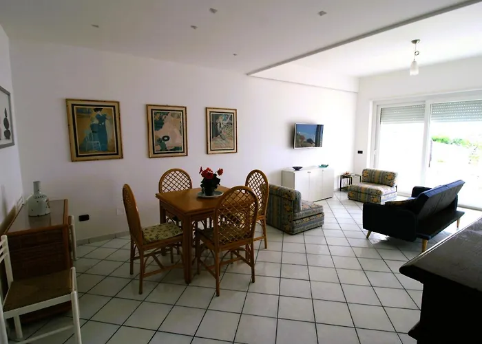 'laura By Interhome Apartamento *